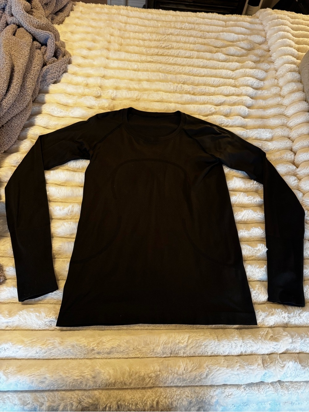 Authentic lululemon swiftly tech long sleeve hip length size 6